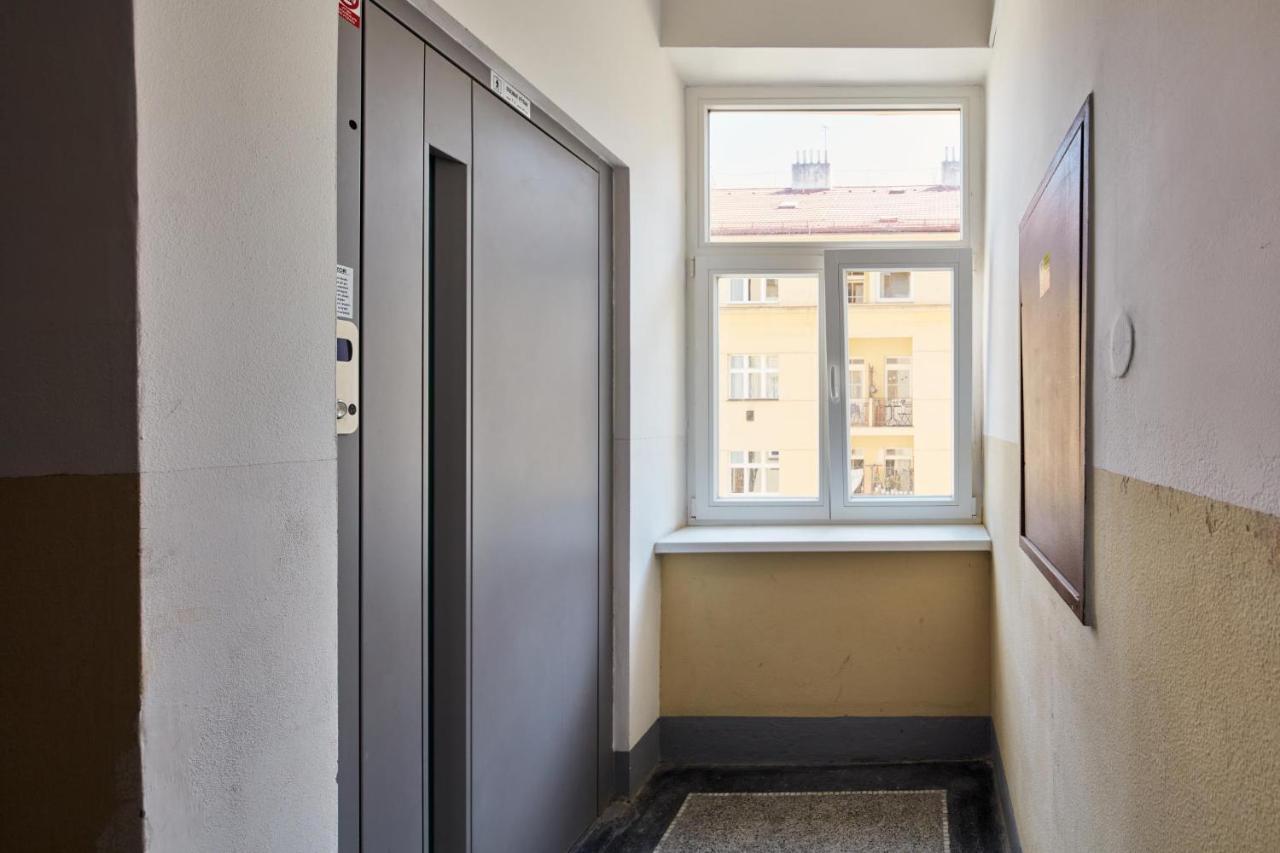 Prague Days - Spacious 3Bdr Apartment - Trendy Neighbourhood Exterior photo